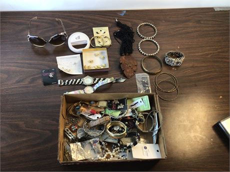 Costume jewelry lot with glasses